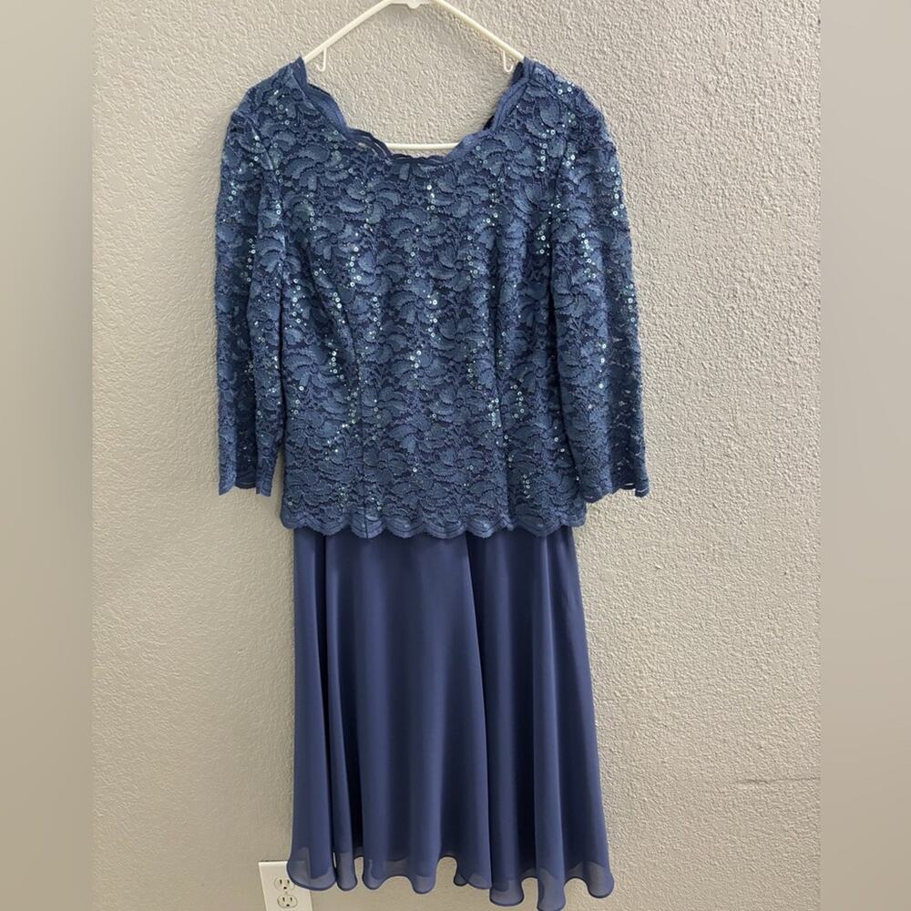 Elegant Blue Lace Dress